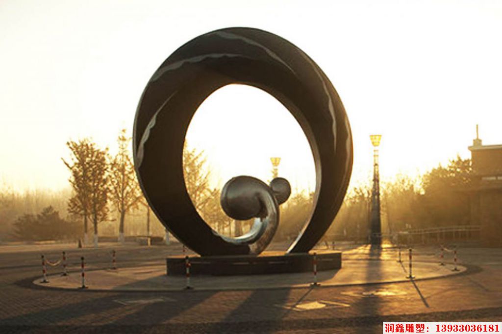 不銹鋼雕塑生產廠家，景觀雕塑供應