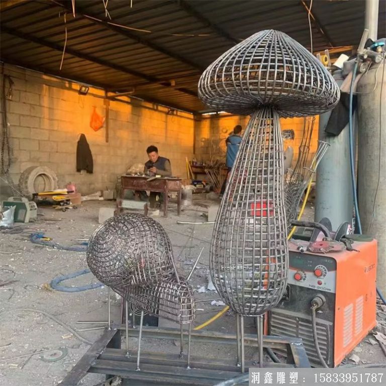 不銹鋼鏤空蘑菇雕塑 可放燈光
